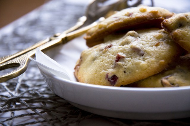 Knusprige Cookies mit Cranberries und Haselnüssen